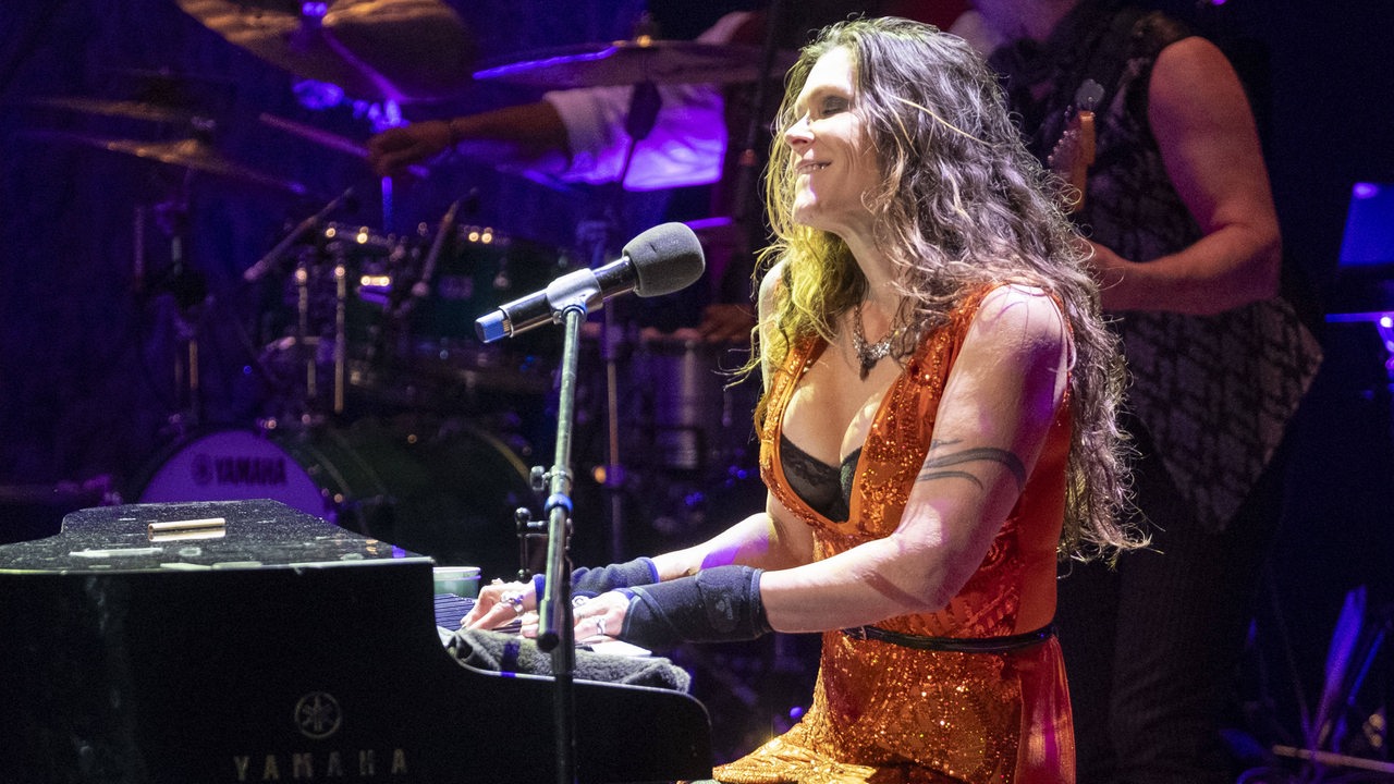 Beth Hart am Klavier
