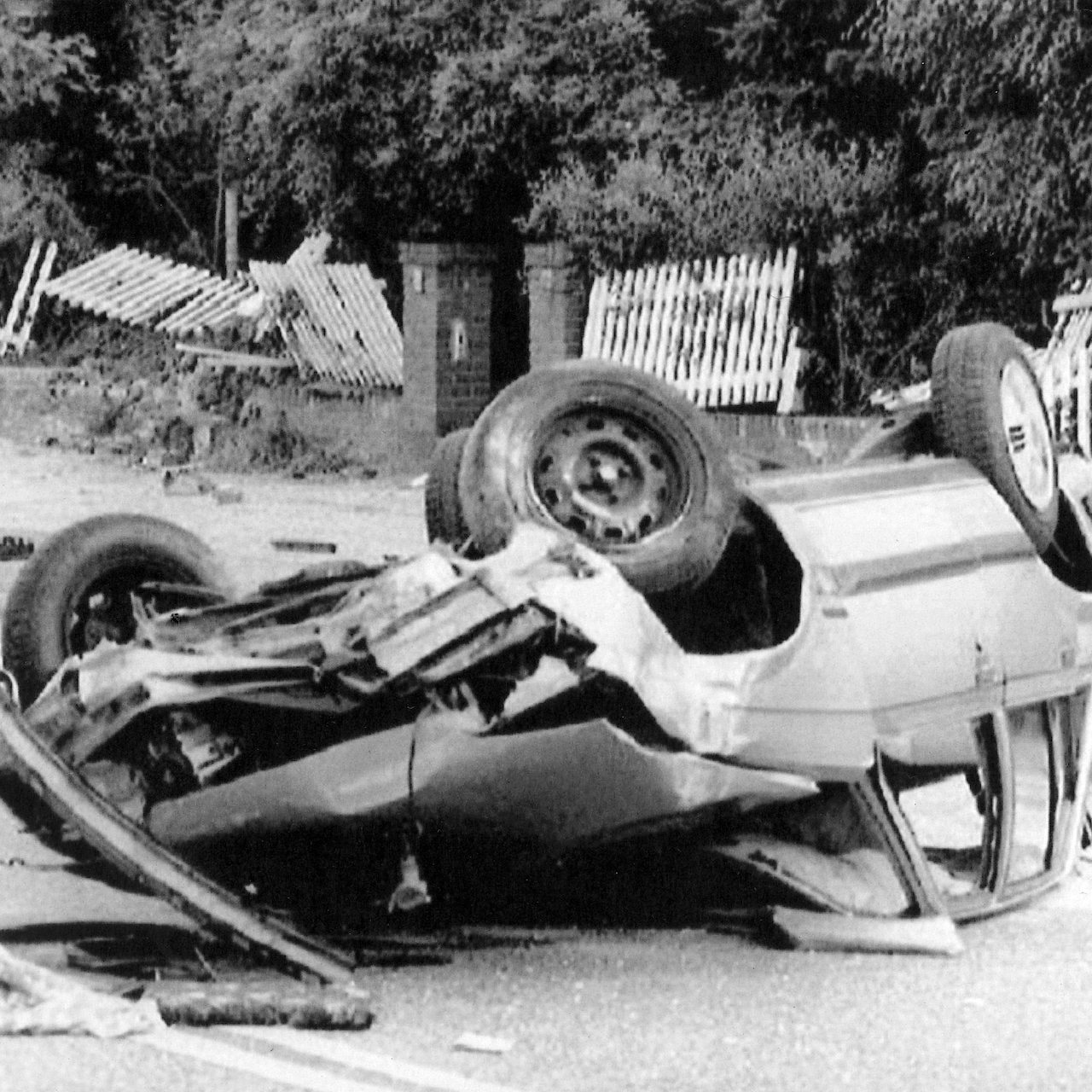 Das verunglückte Fahrzeug, in dem ein 12jähriger Junge starb. Gefahren war "Dennis", bekannt als "Crash-Kid" am 21.07.1992