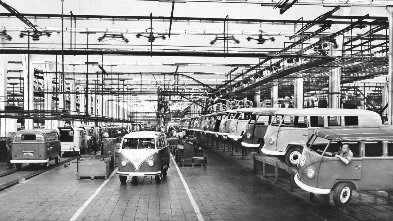 Endmontage von VW-Transportern im Werk Hannover (Archivbild)