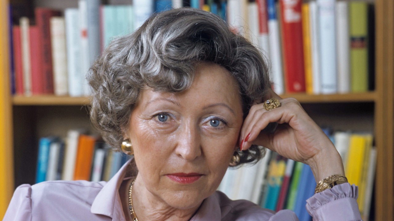 Die deutsche Schriftstellerin Utta Danella, Oktober 1981