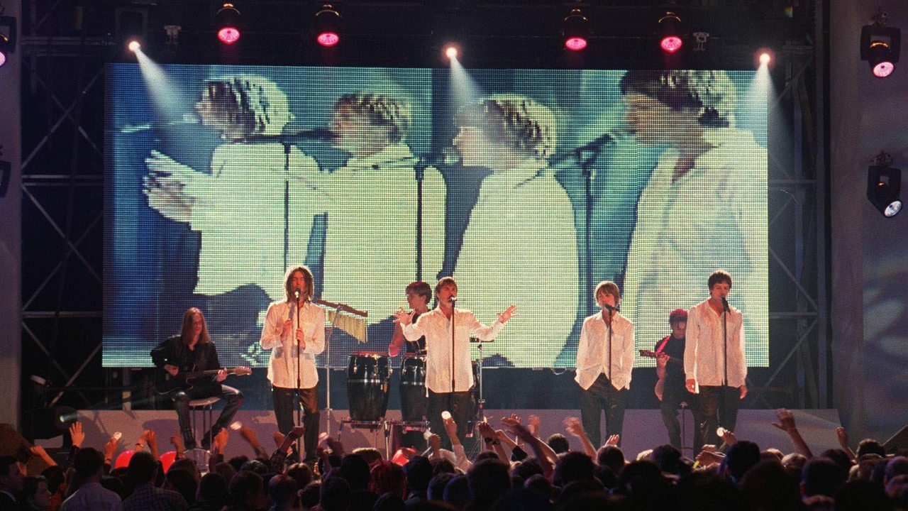 Die britische Boygroup Take That am 19.02.1996 auf der Bühne.