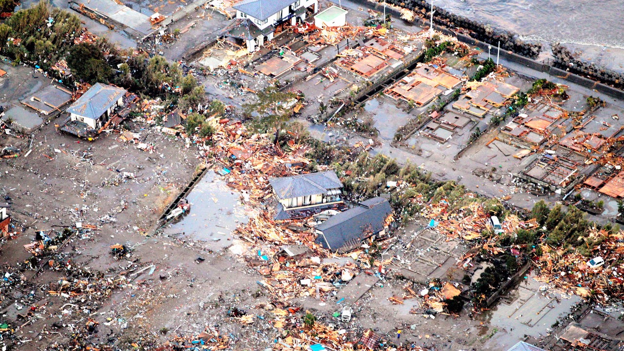 Vom Tsunami und Tohoku-Erdbeben zerstörte Häuser in Japan (Archivbild)