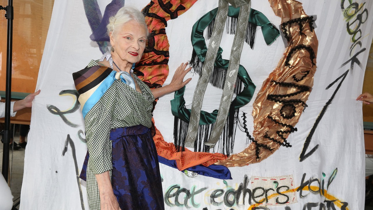 Modedesignerin Vivienne Westwood bei einer Eröffnung in Paris im Jahre 2019 (Archivbild)