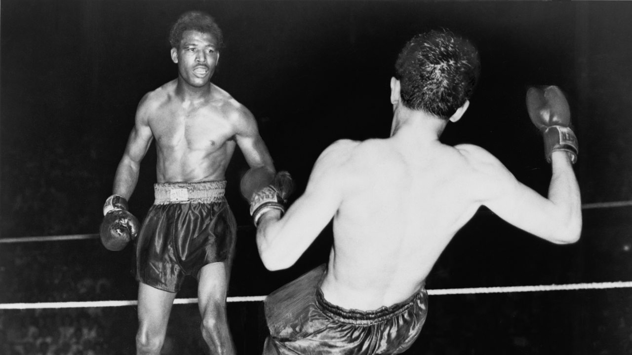 Sugar Ray Robinson bei einem Kampf gegen Jimmy Doyle 1947 (Archivbild)