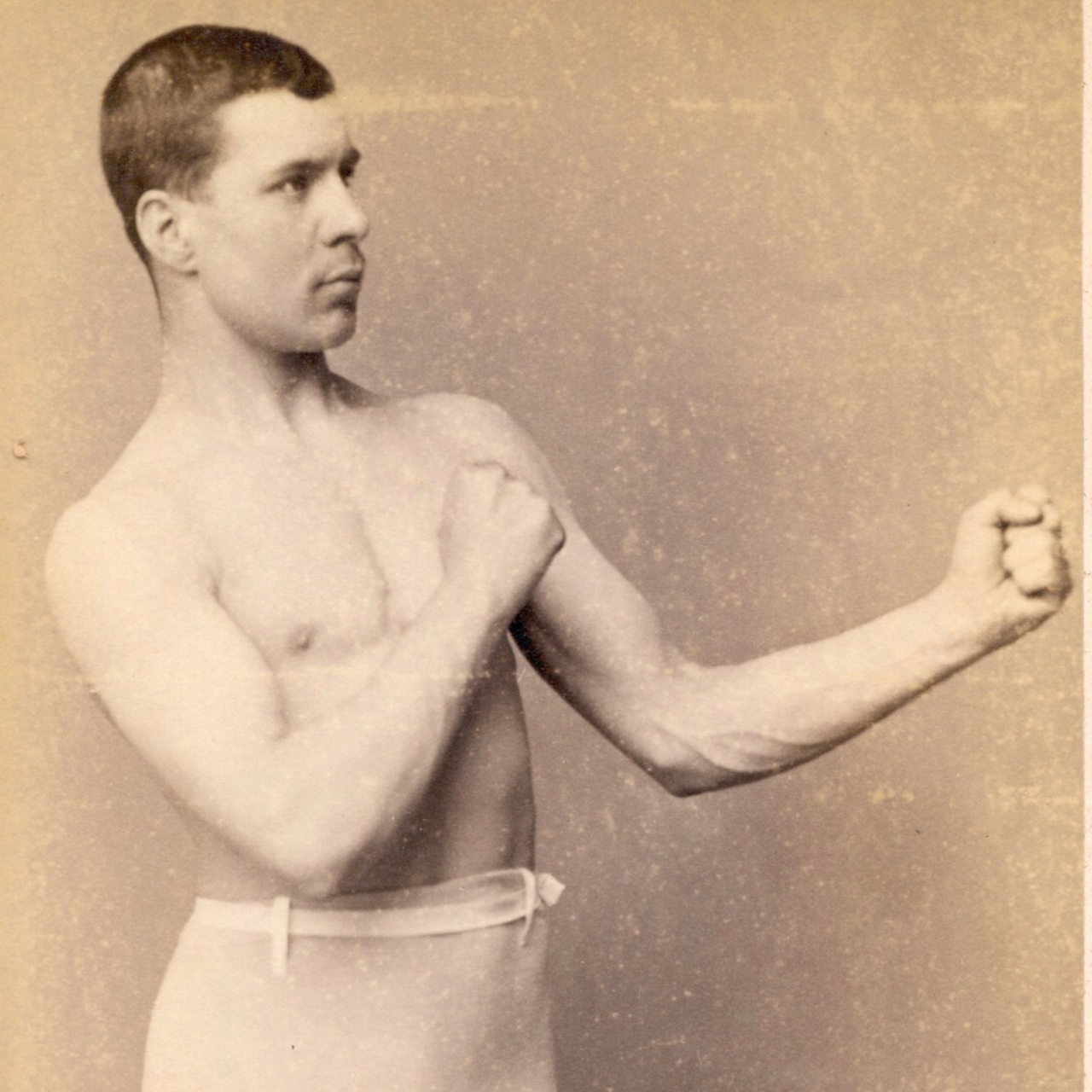 Der Boxer Jack Burke 1885 in Boxerpose