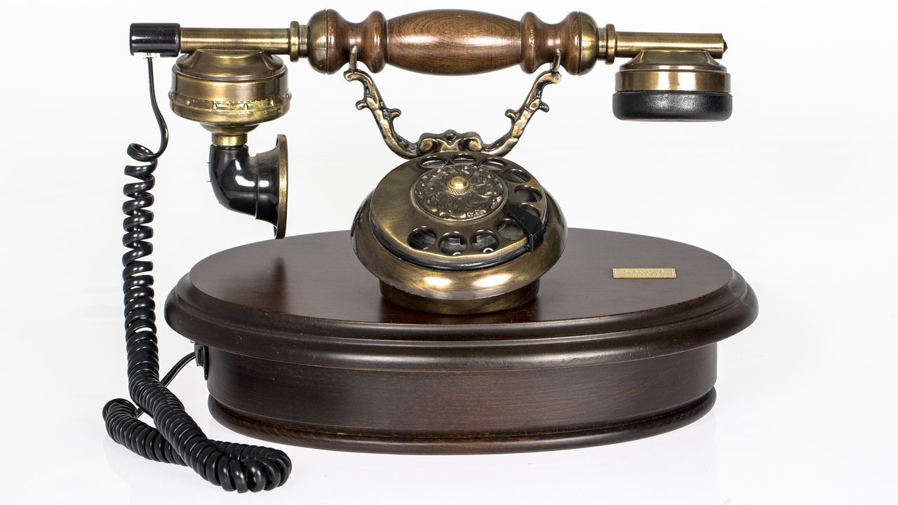 Ein antikes Telefon aus der Zeit von Alexander Graham Bell