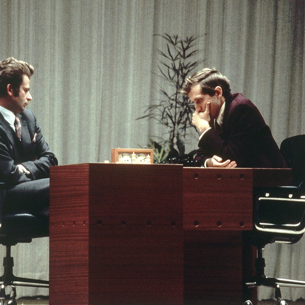 Bobby Fischer (rechts) bei seinem letzten Spiel gegen Boris Spassky 1972