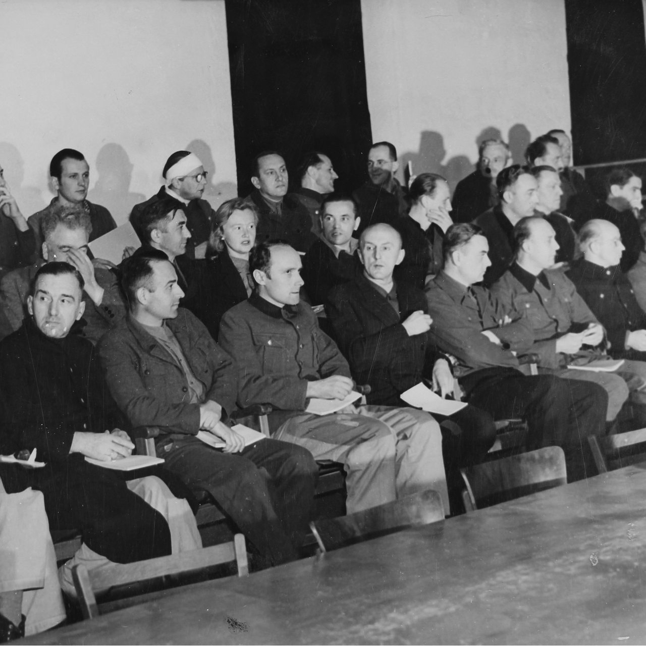 Die 31 Angeklagten im "Buchenwald-Prozess" im April 1947