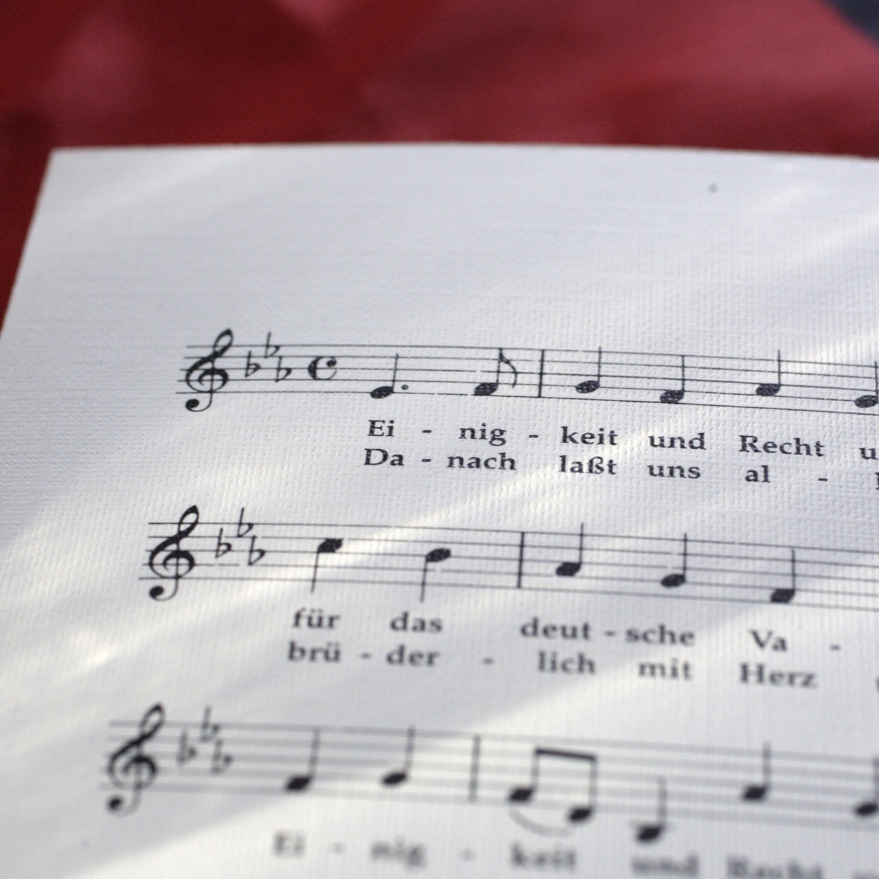 Text und Noten der Deutschen Nationalhymne (Archivbild)