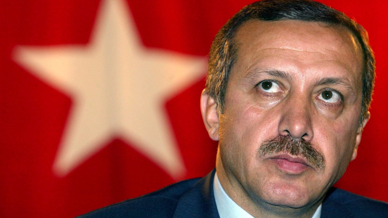 Tayyip Erdogan, Führer der islamisch-konservativen Gerechtigkeits- und Entwicklungspartei (AKP), aufgenommen am 13.11.2002
