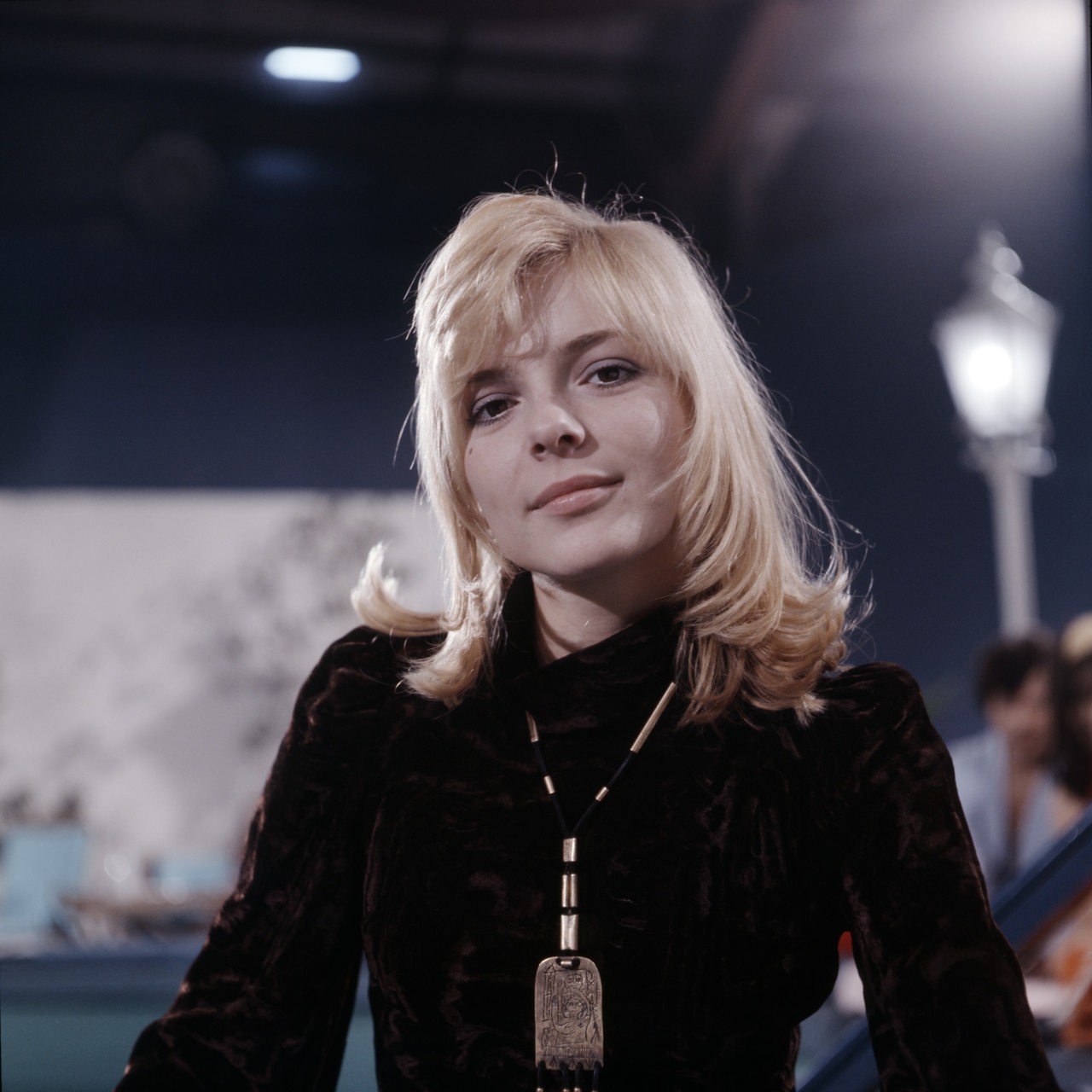 France Gall im Jahre 1970 schaut in die Kamera (Archivbild)