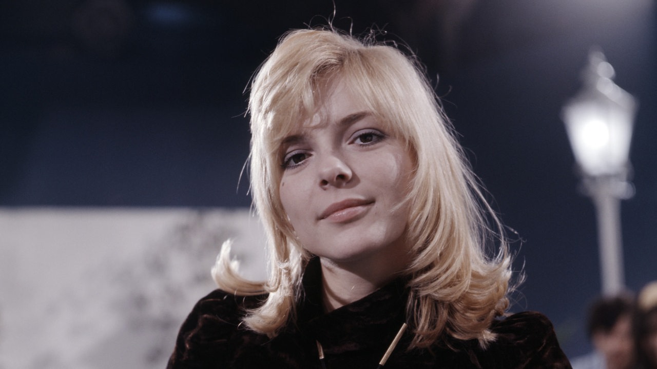 France Gall im Jahre 1970 schaut in die Kamera (Archivbild)