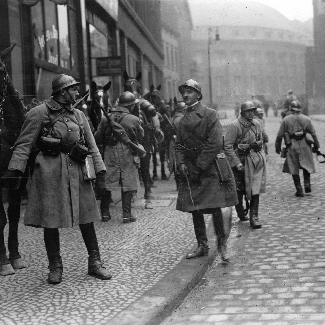 Französische Soldaten besetzen Essen im Ruhrgebiet am 11. Janaur 1923.