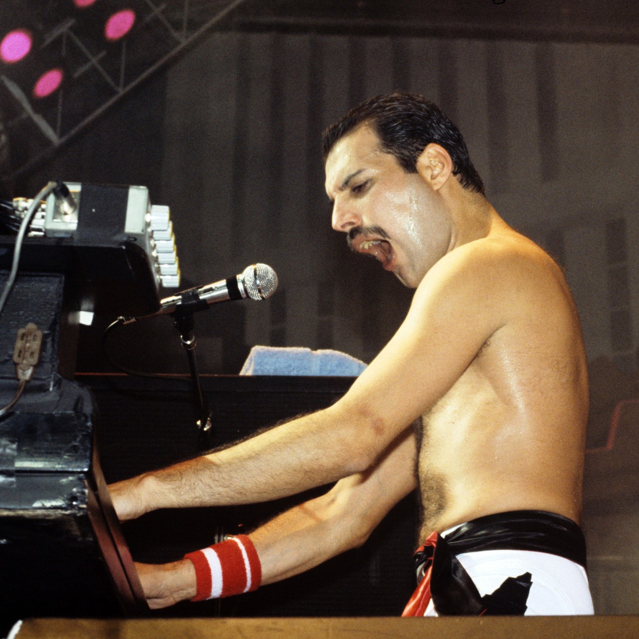 Auftritt der Band Queen mit Sänger Freddie Mercury in der Wembley Arena in London am 07.09.1984