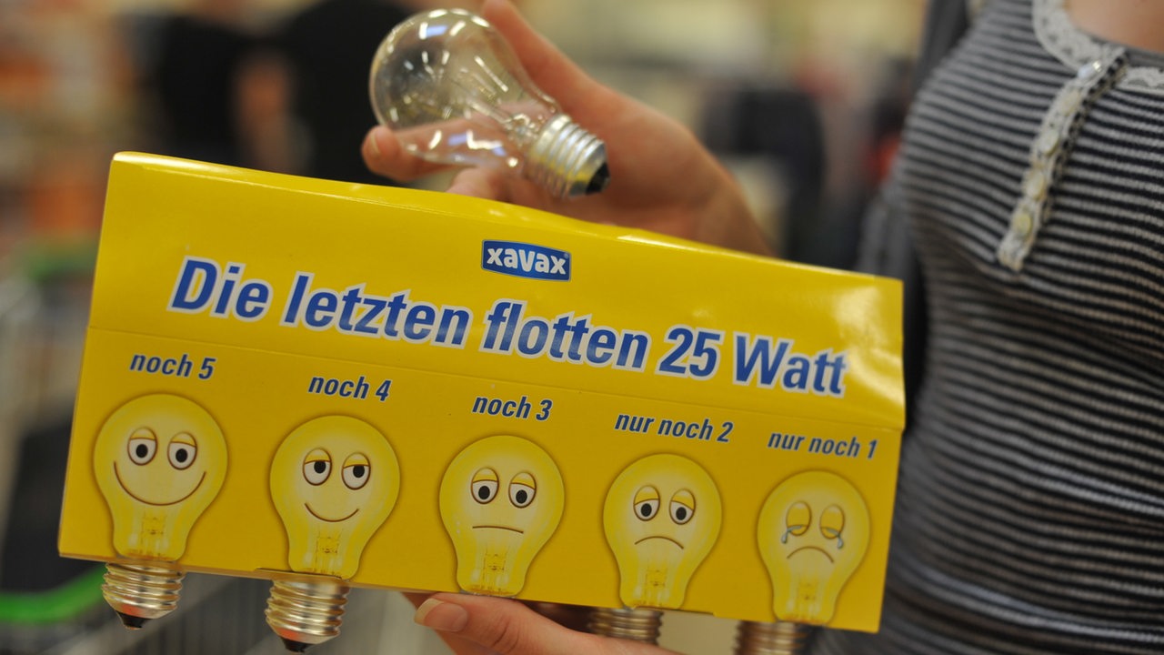 Klassische Glühbirnen, aufgenommen in einem Einkaufsmarkt in Völklingen am Donnerstag (30.8.2012).
