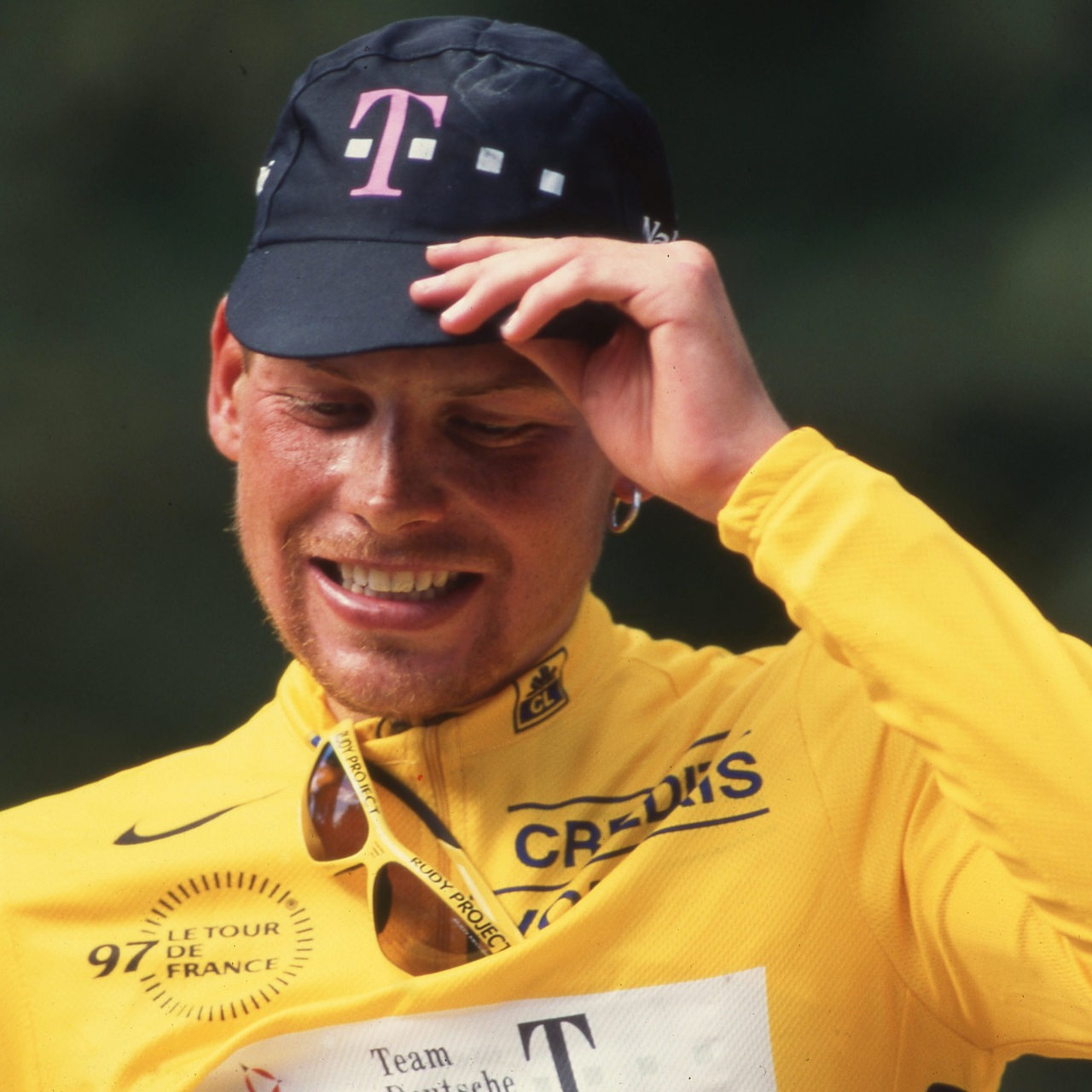 Der Radrennfahrer Jan Ullrich während der Siegerehrung 1997 im Gelben Trikot der Tour de France