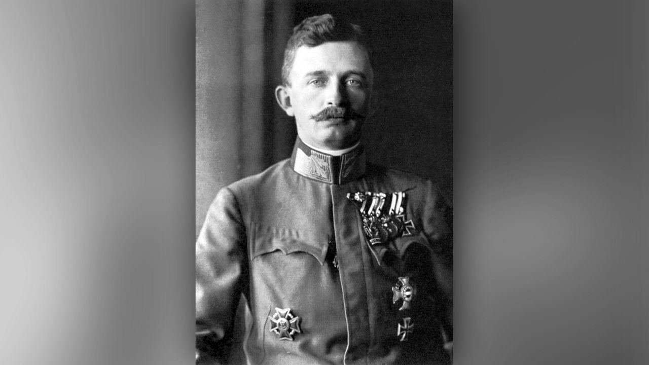 Porträt von Kaiser Karl 1. von Österreich um 1917