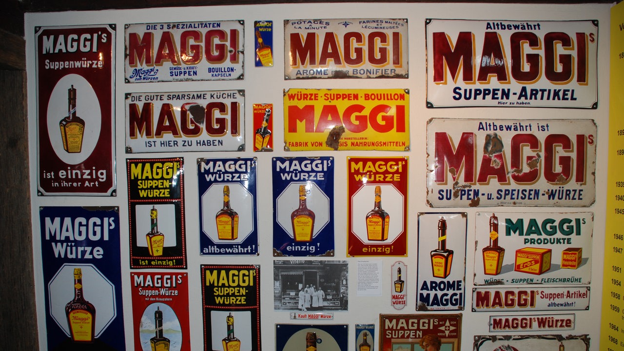 Alte Reklameschilder im Museum des Maggi-Werkes in Singen (Archivbild) 