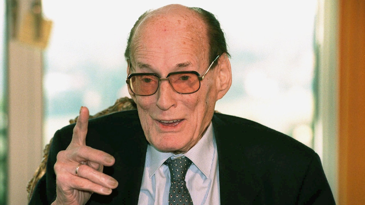 Porträt des berühmten deutschen Erfinders Manfred Baron von Ardenne