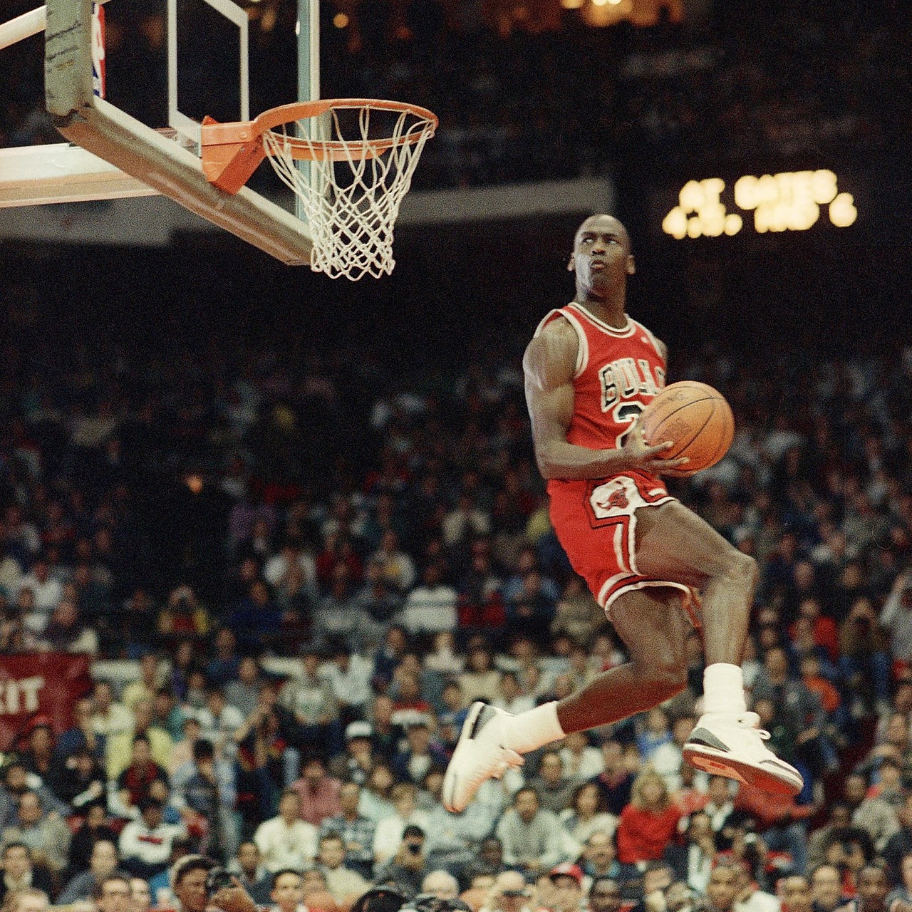 Michael Jordan macht 1988 einen Slam-Dunk