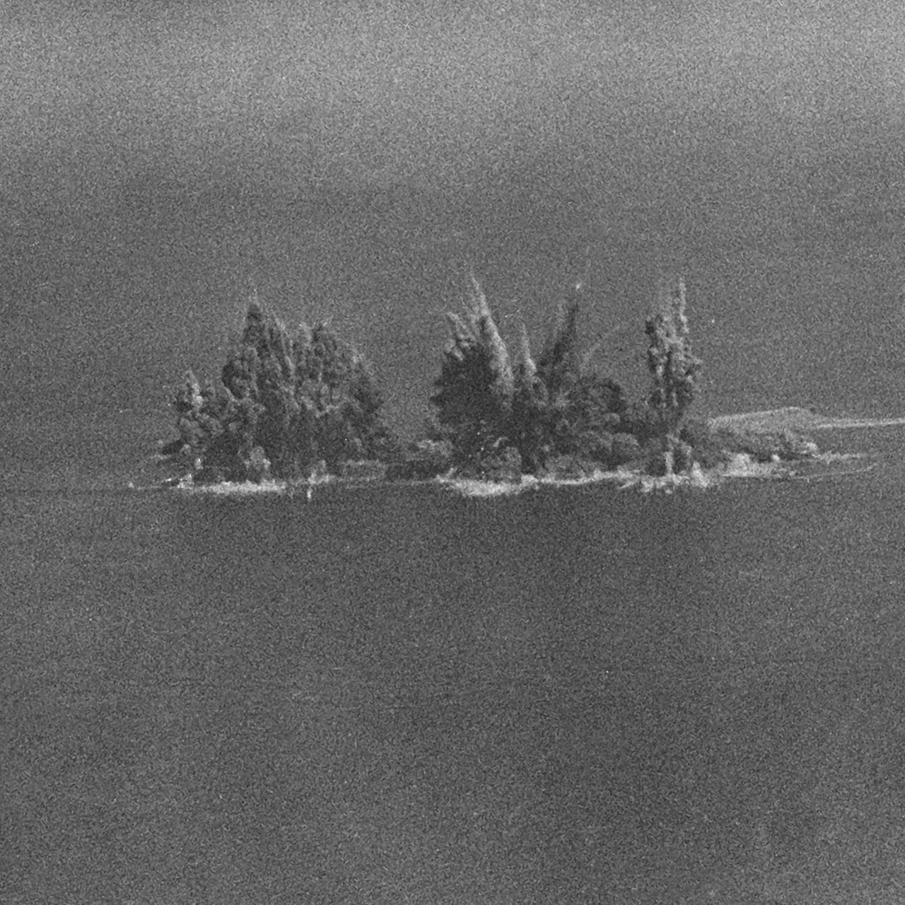 Britische Truppen sprengen am 18.04.1947 mit 6700 Tonnen Munition einen Teil der Nordseeinsel Helgoland.