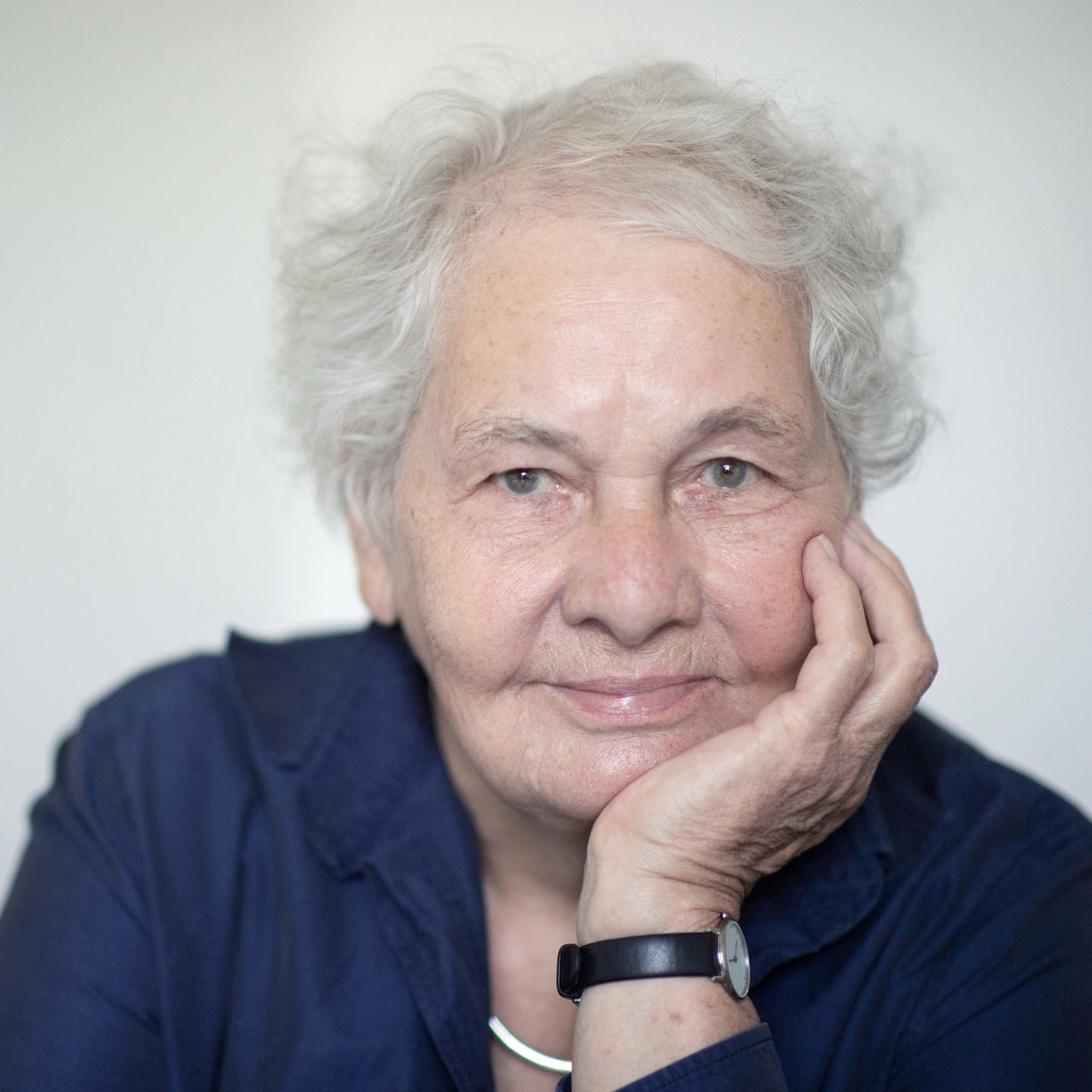 Christiane Nüsslein-Volhard, Biochemikerin und Medizinnobelpreisträgerin, sitzt in ihrem Büro im Max-Planck-Institut für Entwicklungsbiologie.