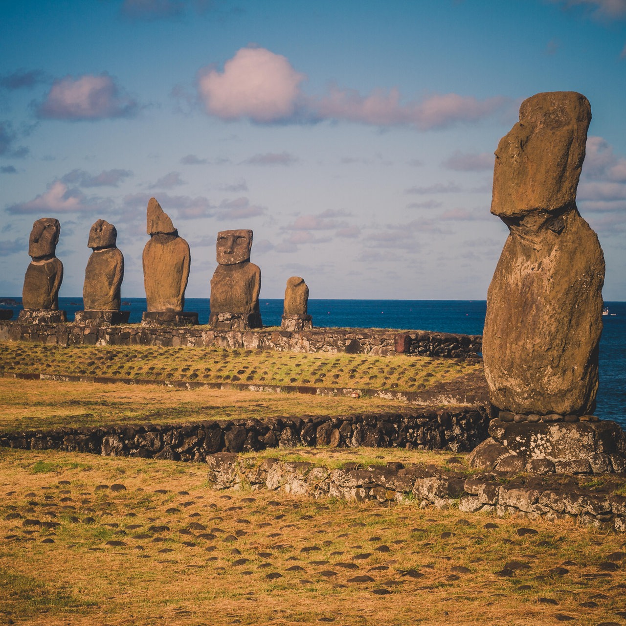 Steinfiguren auf Moai at Ahu Tongariki, Osterinsel, Chile