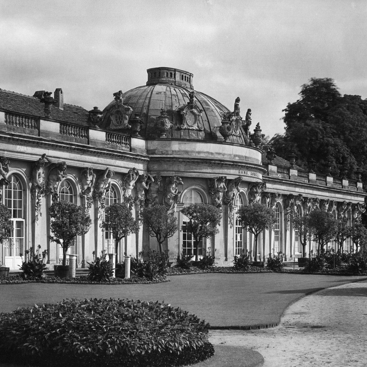 Gartenfassade des Schlosses Sanssouci im Jahr 1932 (Archivbild)