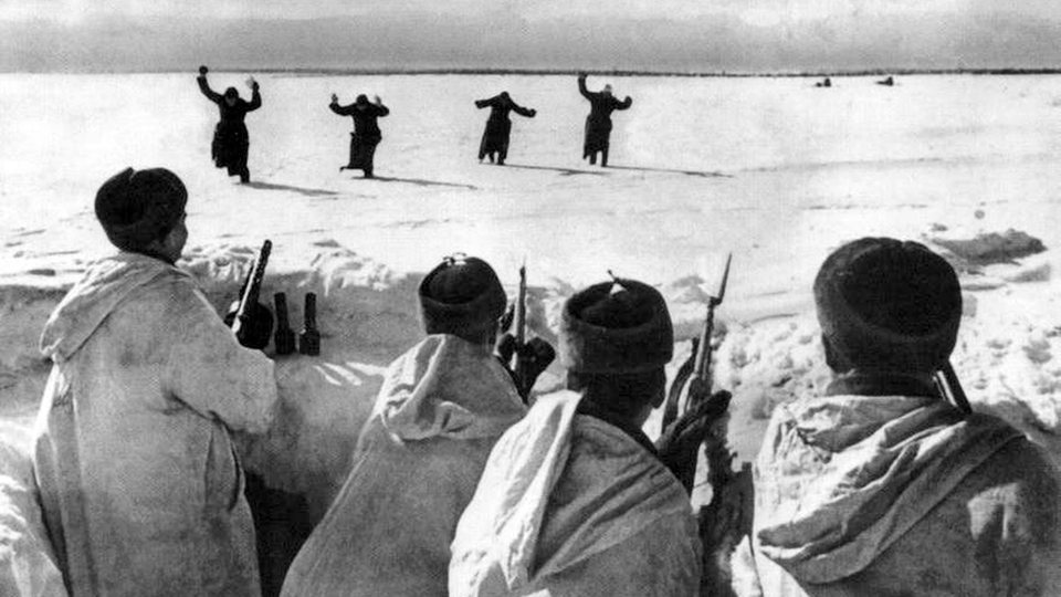 Deutsche Soldaten kapitulieren 1943 in Stalingrad (Archivbild)