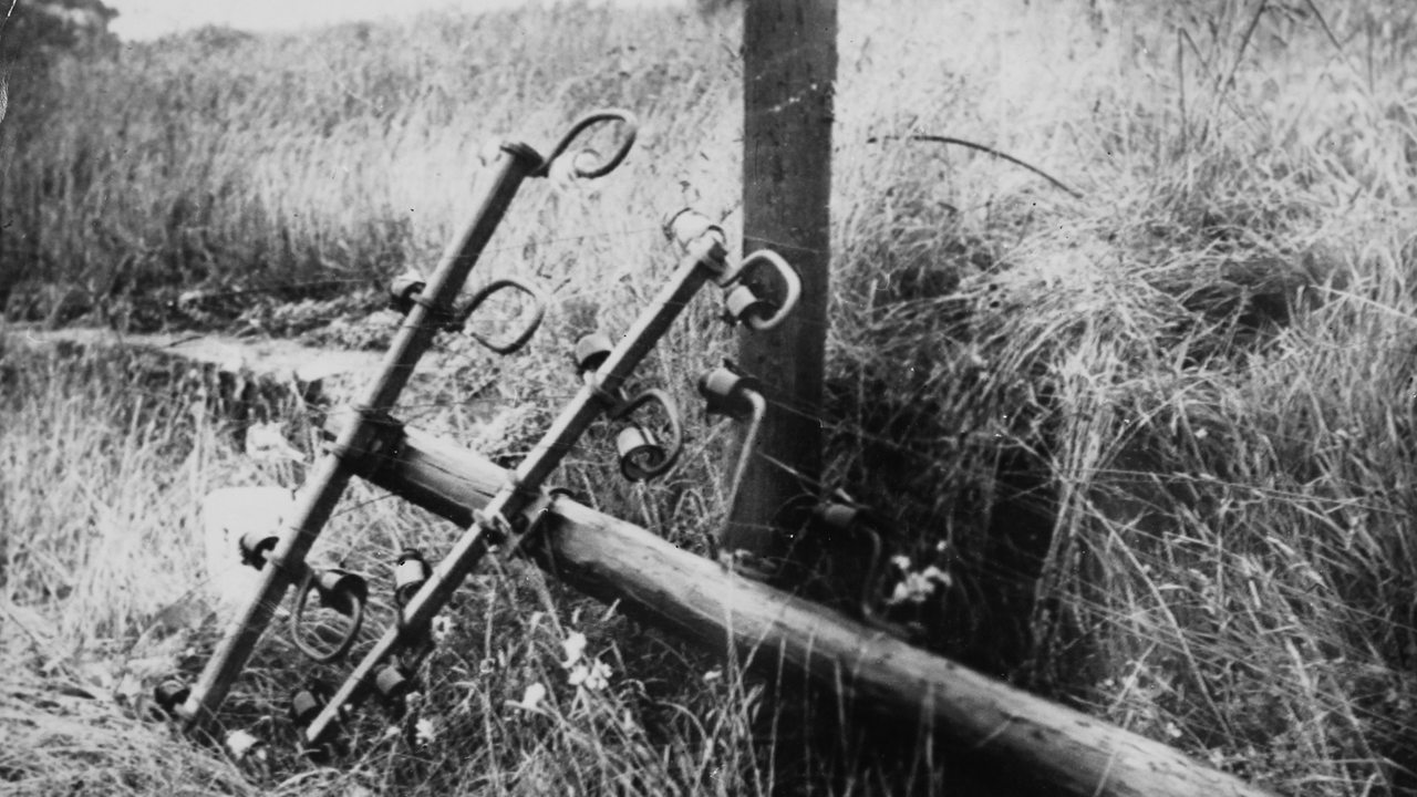 Gesprengter Leitungsmast in Südtirol im Juni 1961 (Archivbild)