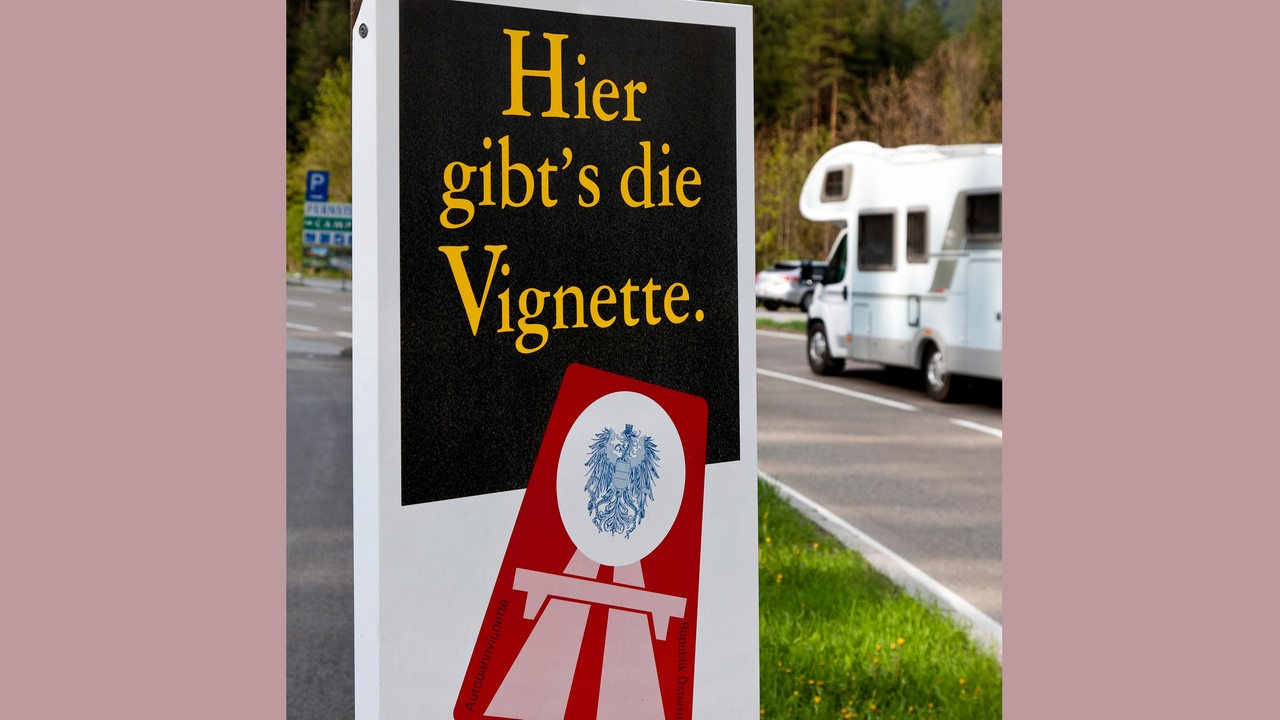 Schild, "Hier gibt's die Vignette", Fernpass, Österreich, Europa