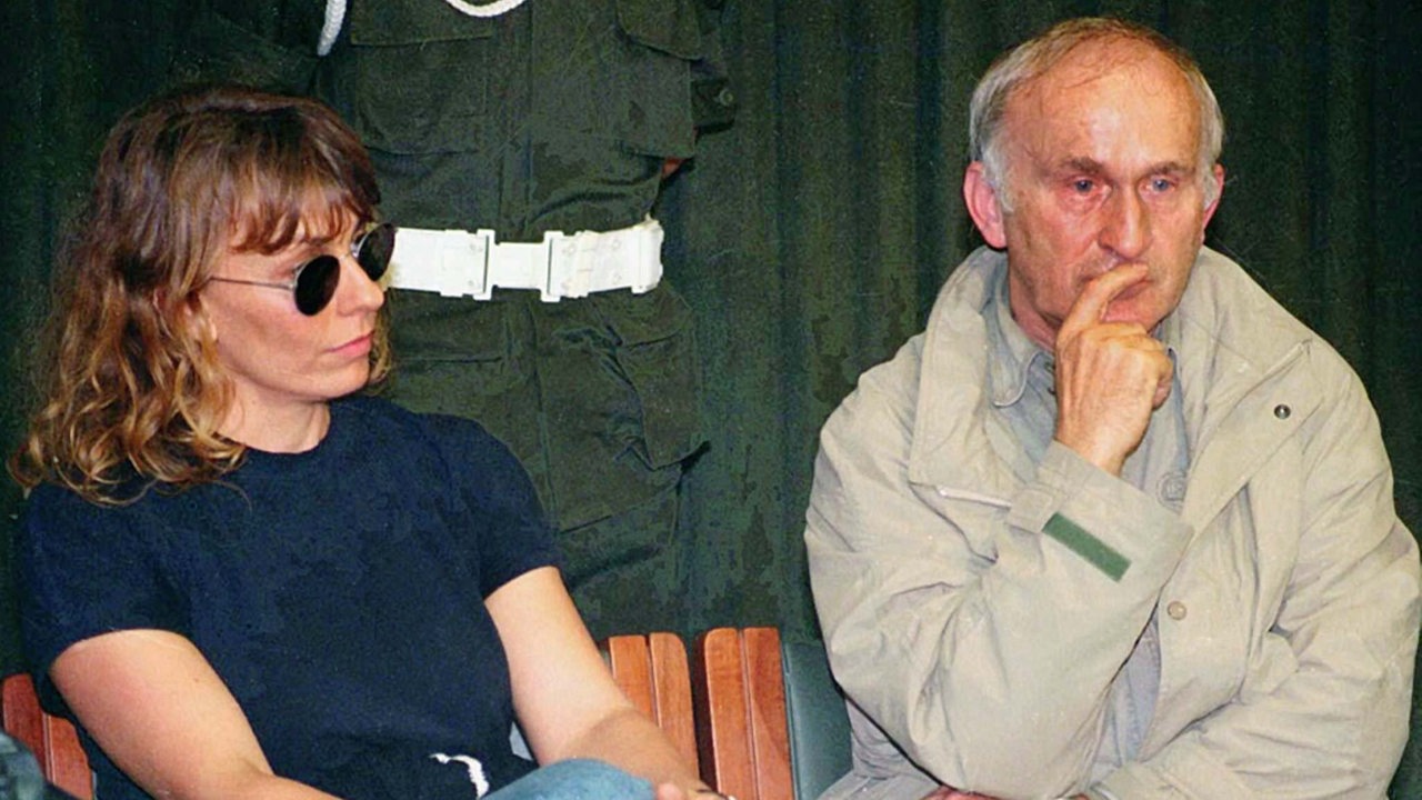 der deutsche Privatagent Werner Mauss und seine Frau Ida (aufgenommen bei ihrer Verhaftung am 17.11.1996 in Medellin)