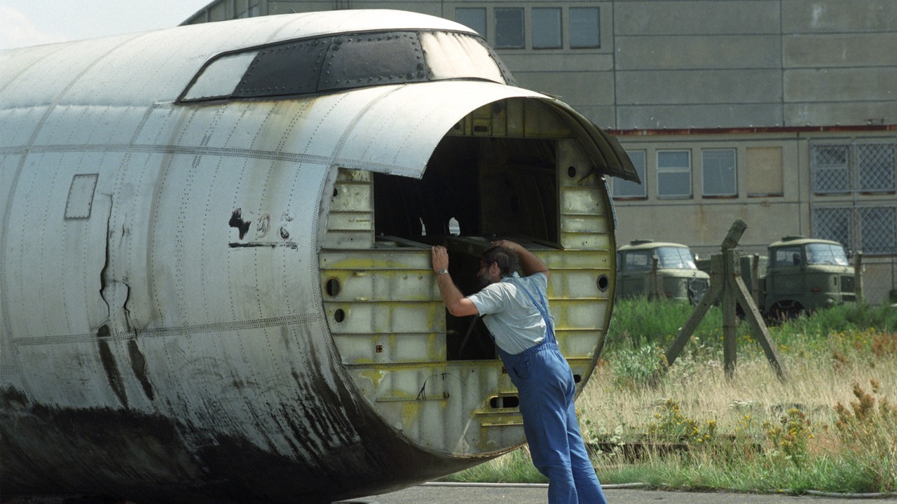 Dieses Rumpfstück ist das letzte noch vorhandene Teil der legendären "152", des ersten deutschen Düsenverkehrsflugzeugs.