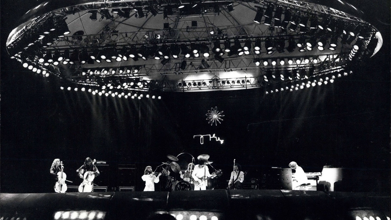 Das Electric Light Orchestra auf einer Bühne in London 1988
