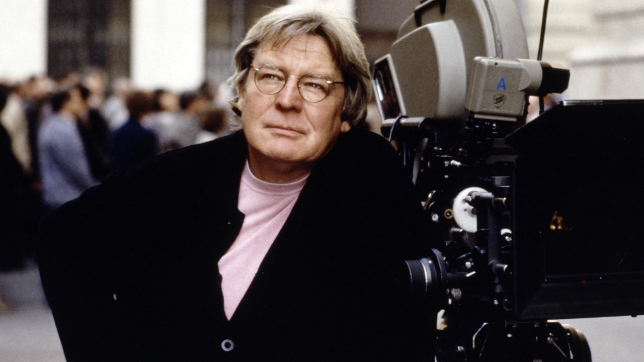 Alan Parker 1996 bei den Dreharbeiten zu "Evita".