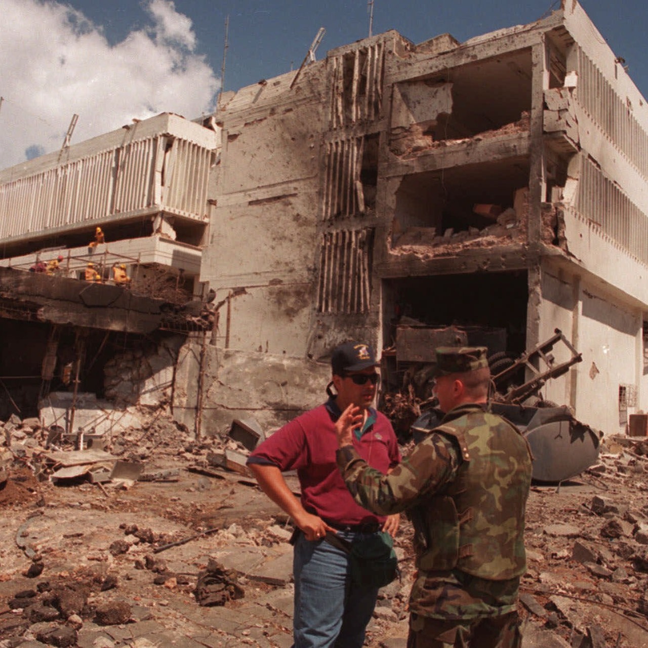 Die zerstörte US-Botschaft in Dar es Salaam 1998