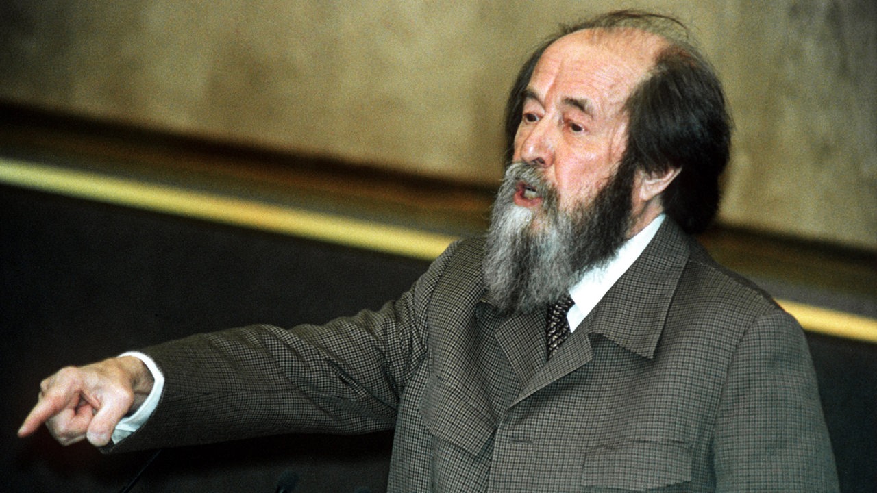 Der russische Schriftsteller ("Krebsstation"; "Der Archipel Gulag") und Nobelpreisträger für Literatur 1970 kritisiert während seiner Rede vor der Staatsduma in Moskau  während einer Rede vor der russischen Staatsduma.