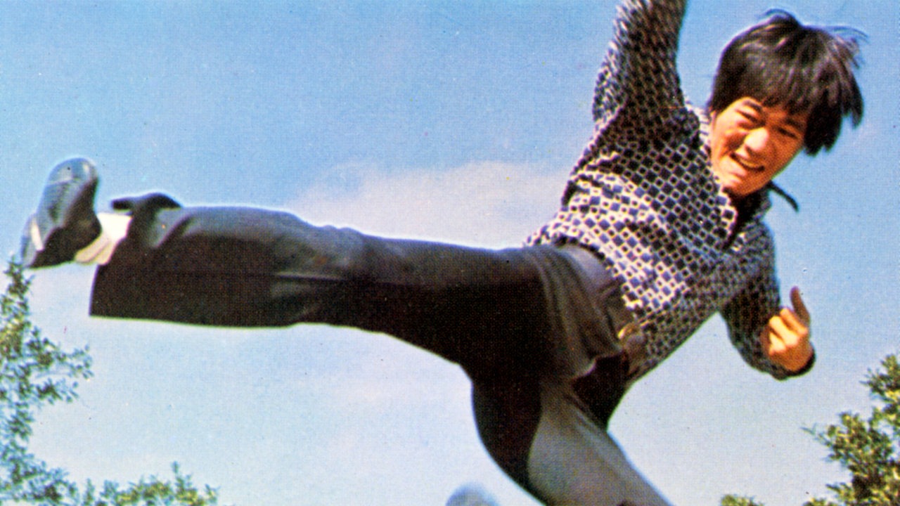 Bruce Lee 1976 im Kampfsprung