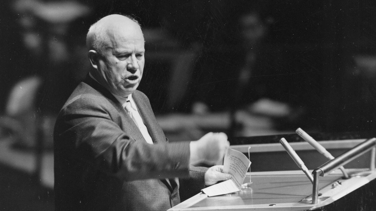 Nikita S. Chruschtschow als Erster Sekretär des ZK der KPdSU 1960 hält eine Rede