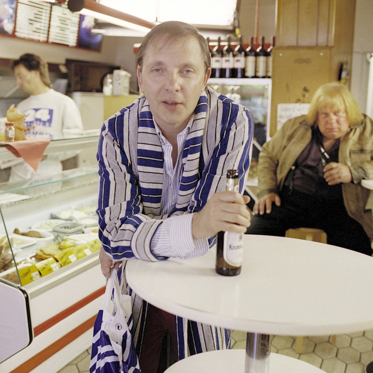 Olli Dittrich als Dittsche und Jon Flemming Olsen als Imbisswirt Ingo und Franz Jarnach als "Schildkröte" in "Dittsche"