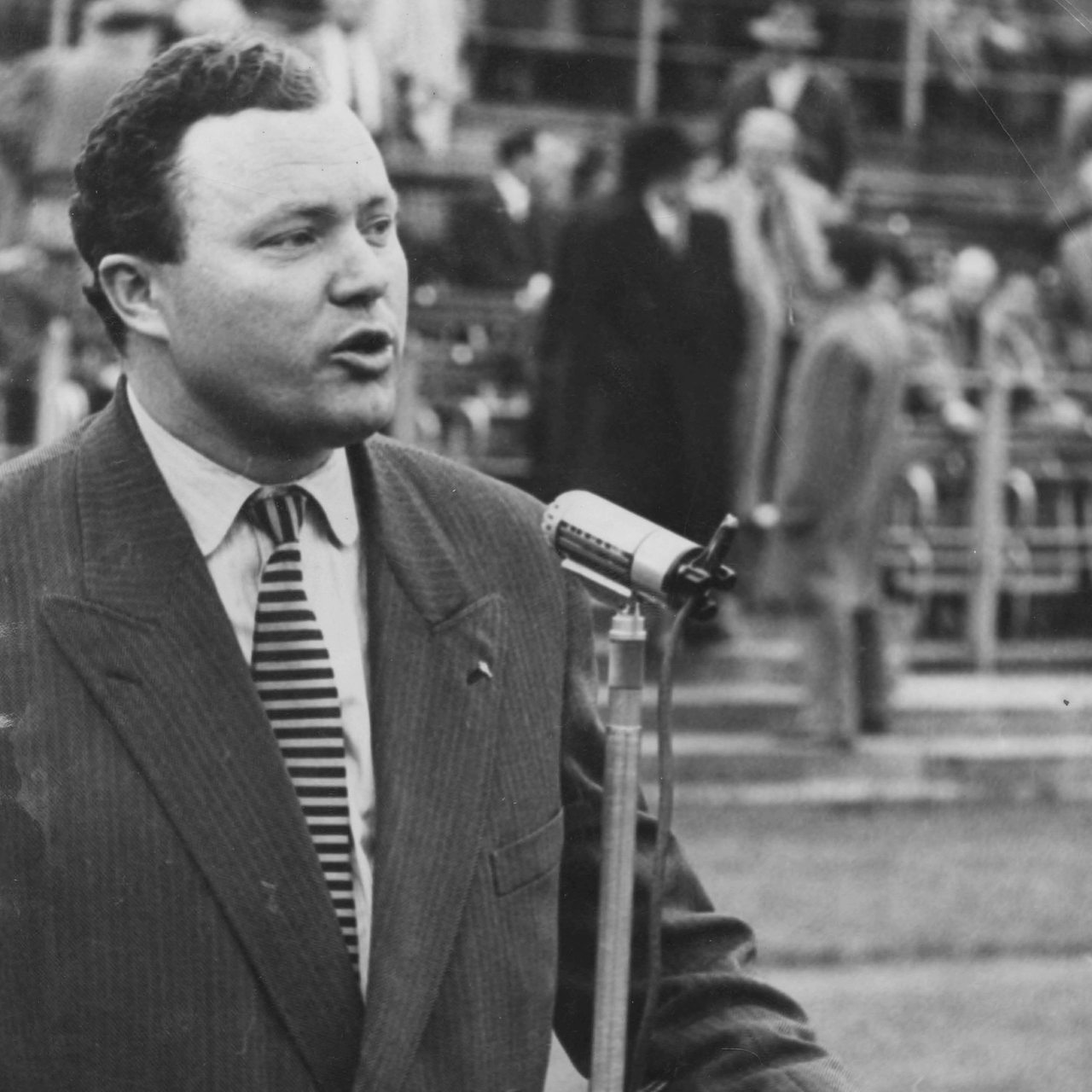 Sportjournalist und Radioreporter Eduard > Edi < Finger senior um 1965. 