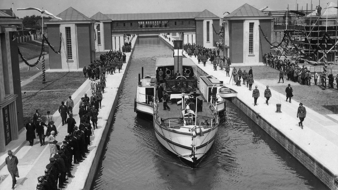 Einweihung der Hindenburgschleuse 1928.