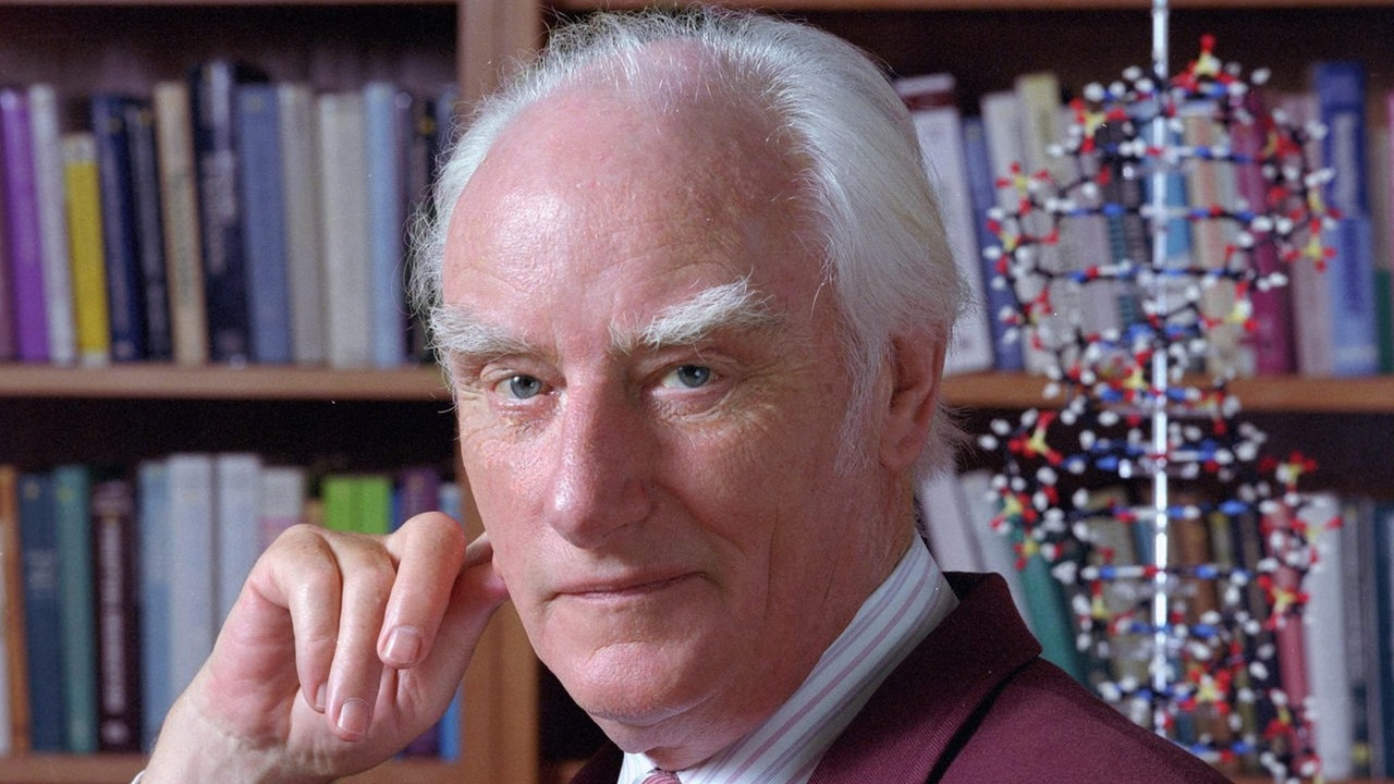 Porträt von Francis Crick in seinem Arbeitszimmer.