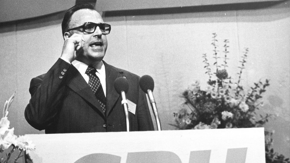 Mit einer kurzen Ansprache des Parteivorsitzenden Helmut Kohl wurde am 18. Nov. 1973 (Sonntag) im Hamburger Congress-Zentrum der 22. Parteitag der Christlich Demokratischen Union eroeffnet.