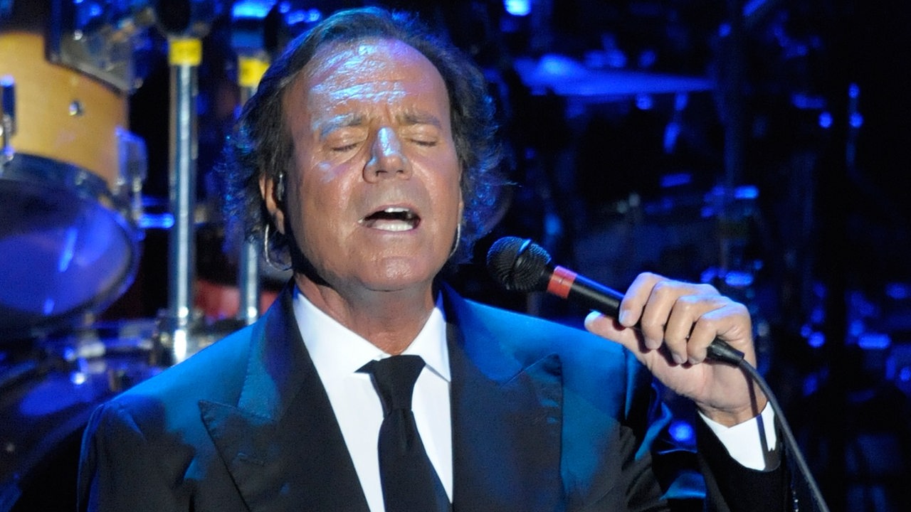 Julio Iglesias 2008 auf der Bühne