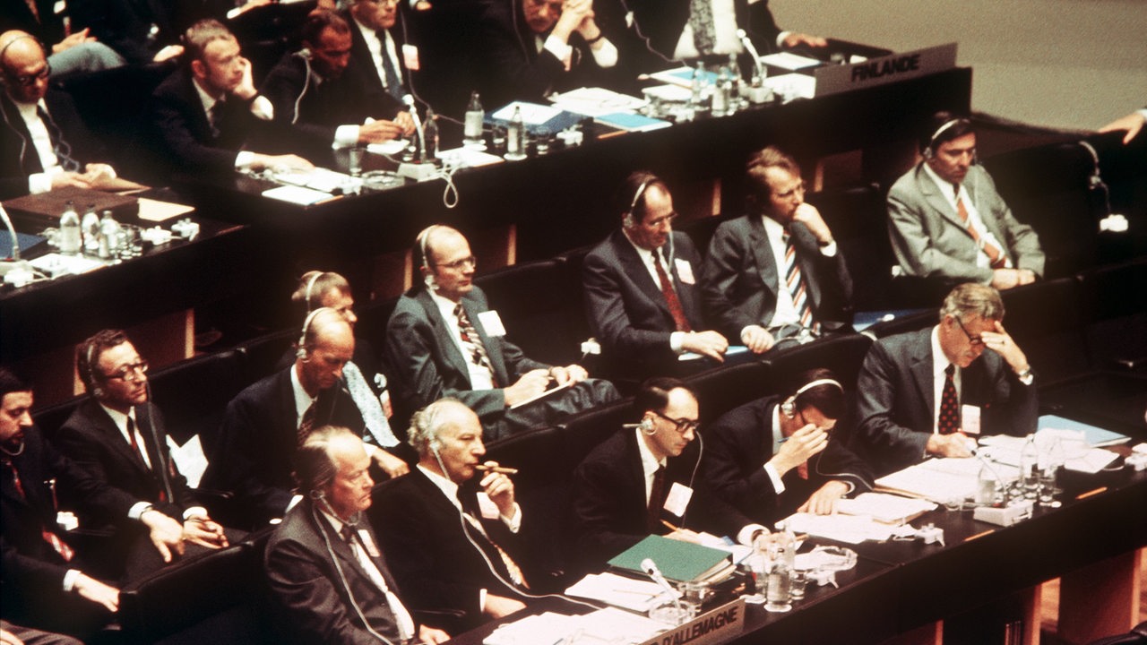 Die Delegation der Bundesrepublik während der 1. Phase der Konferenz über Sicherheit und Zusammenarbeit in Europa (KSZE) im Finlandia-Haus in Helsinki/Finnland 1973