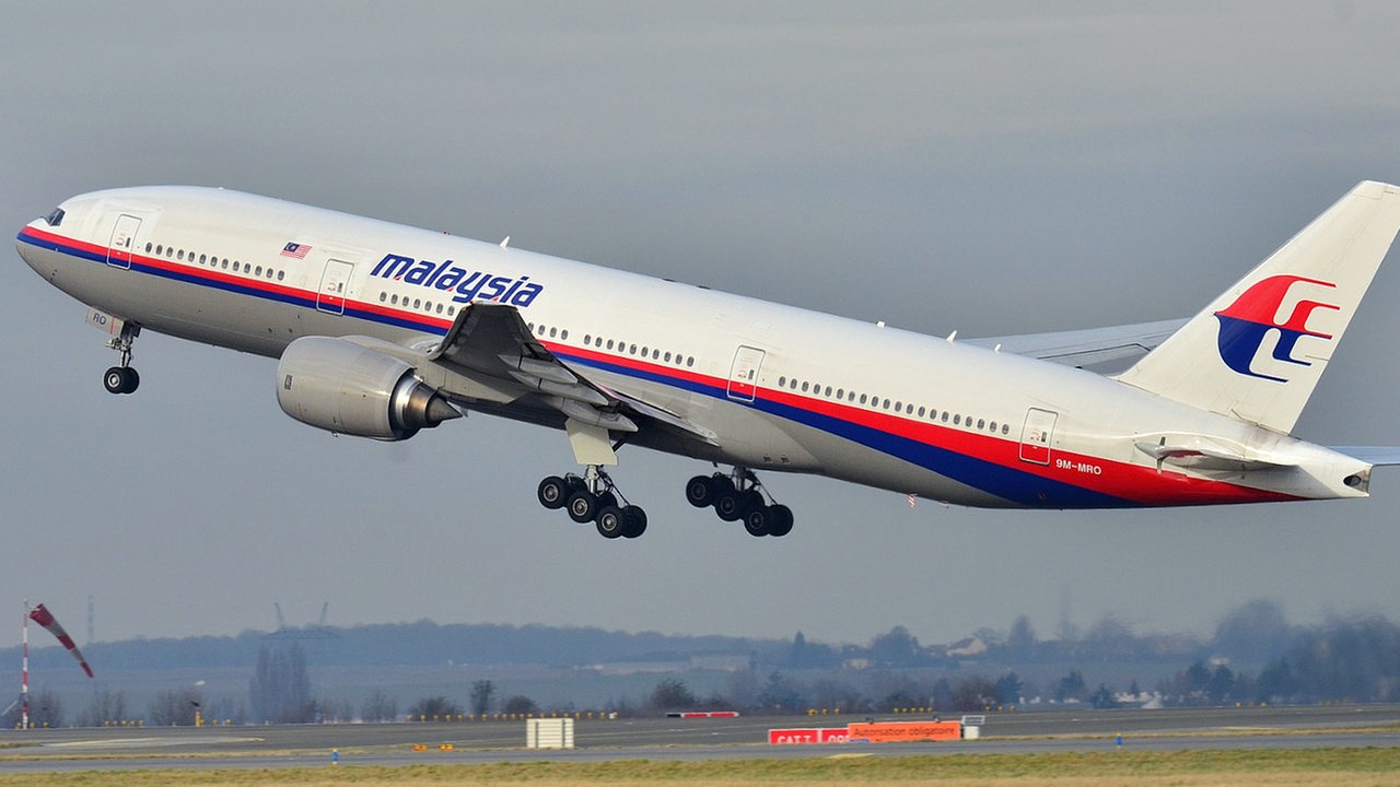 Abflug von Malaysia Airlines Boing 777 in Frankreich.