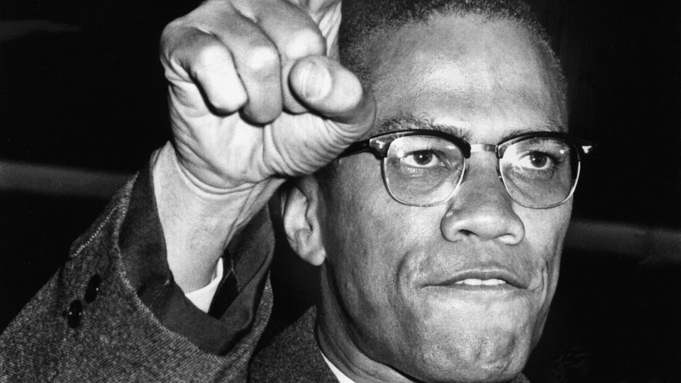 Der US-amerikanische Bürgerrechtler Malcolm X spricht auf einer Kundgebung. 