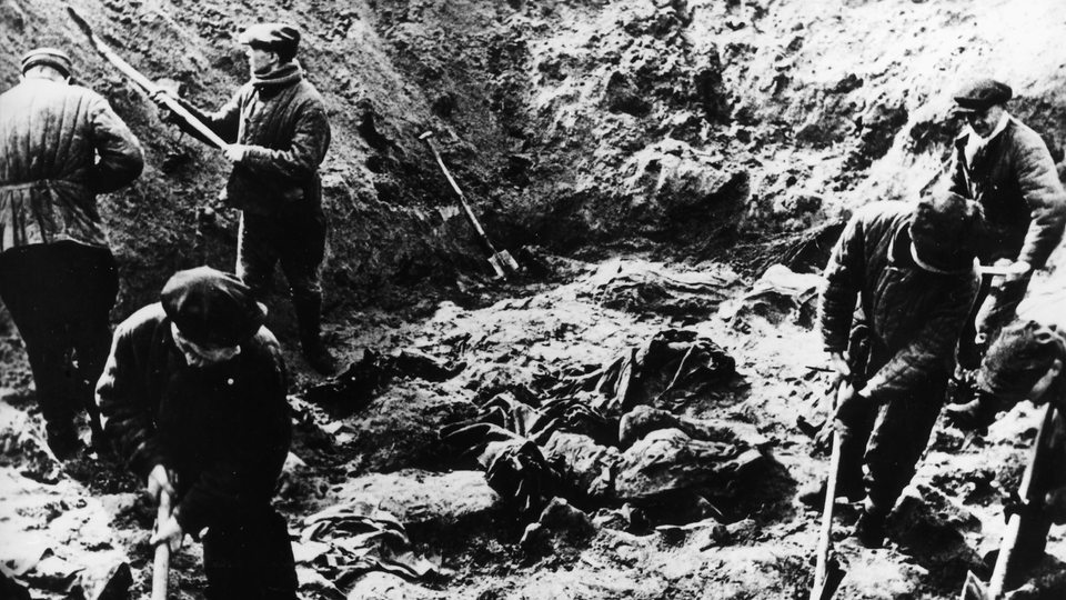Entdeckung der Massengräber von Katyn durch deutsche Truppen am 13. April 1943