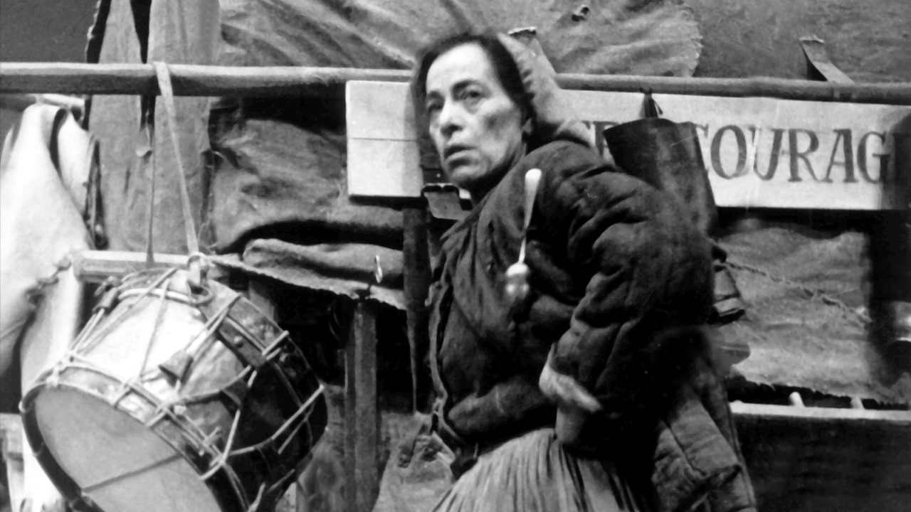 Helene Weigel als Mutter Courage in der Deutschlandpremiere 1949